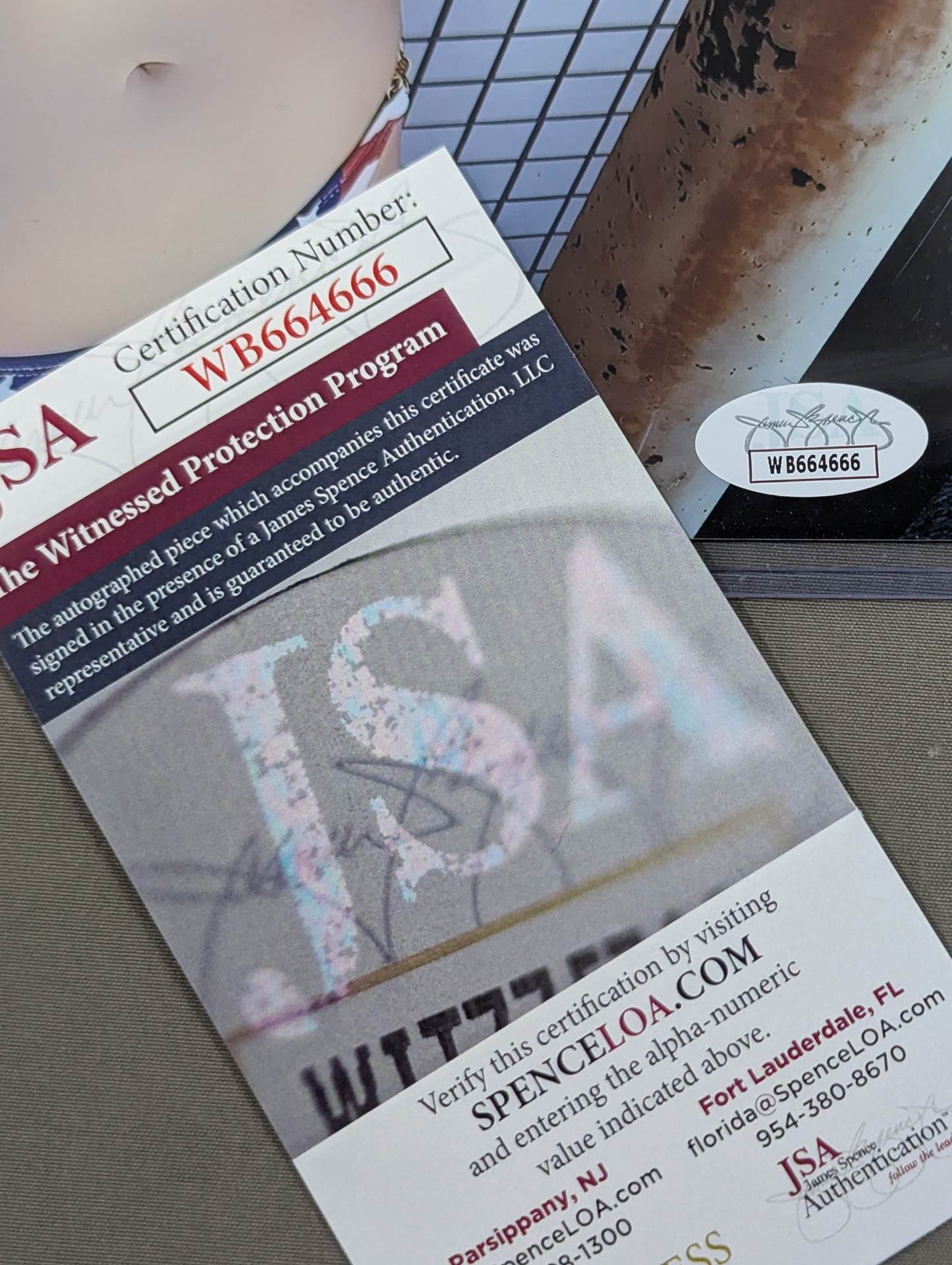 白川未奈 直筆サイン入り ポートレート(JSA証明)② – 闘道館