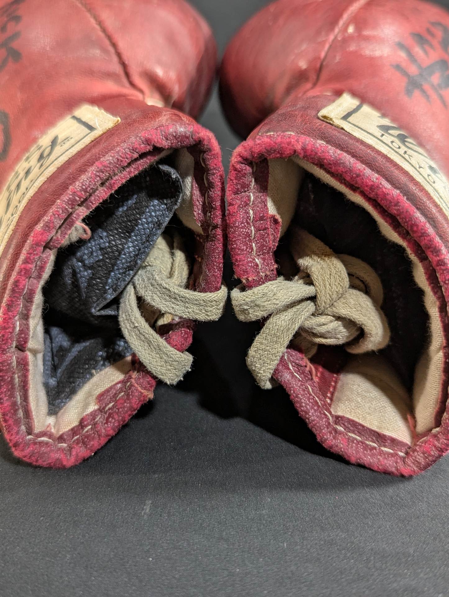 ★ Kick demon Tadashi Sawamura hand signed autograph !! ★ Winning 70's Vintage Gloves