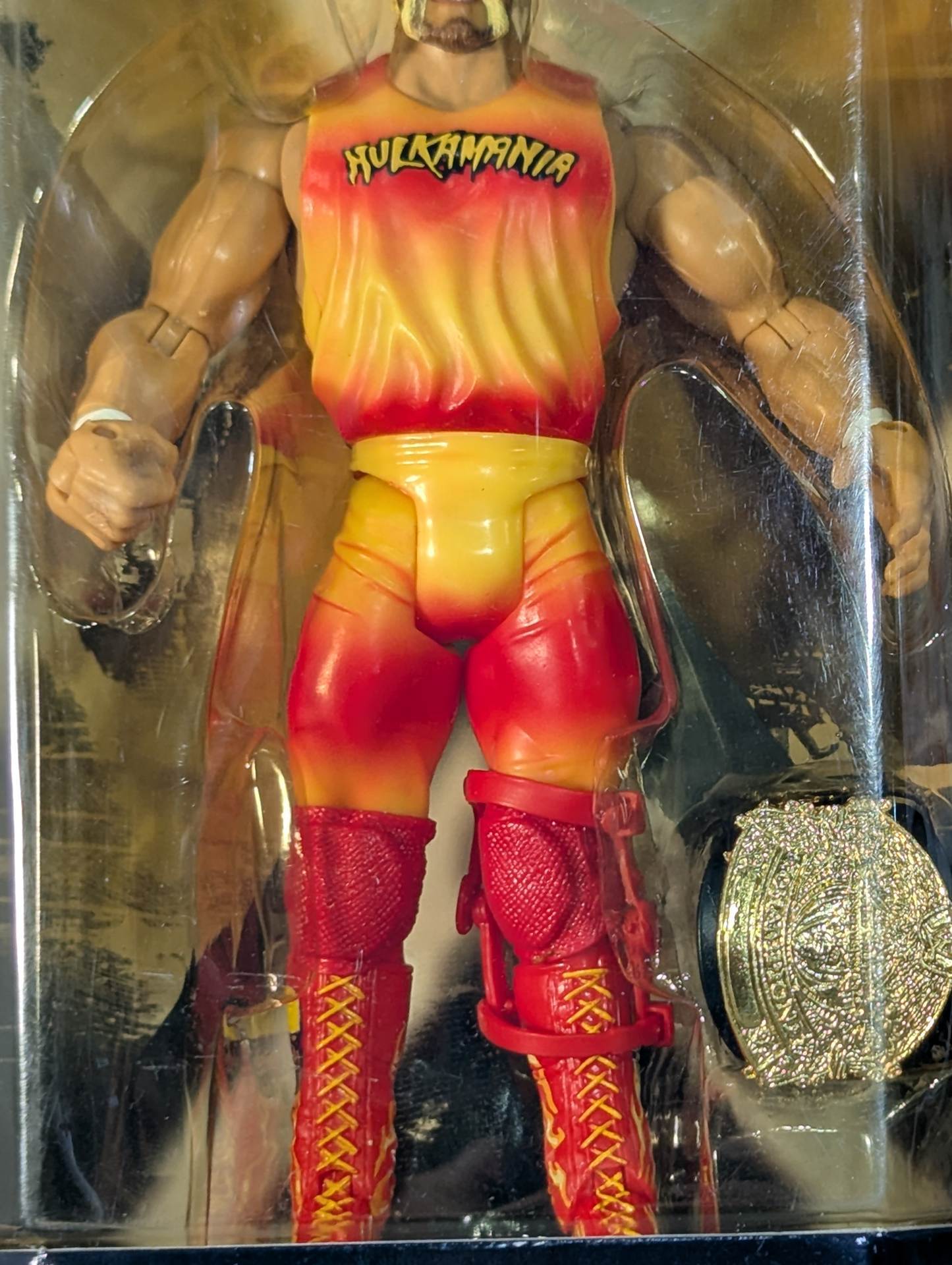 ハルク・ホーガン (赤×黄色シャツ) – 闘道館