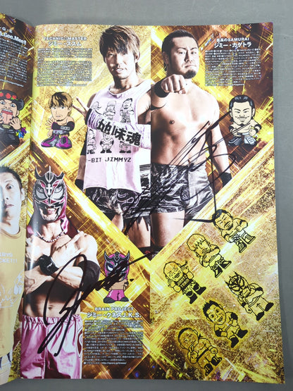 [2 fighters hand signed autograph 】2017 DRAGON GATE OFFICIAL PAMPHLET Vol.54