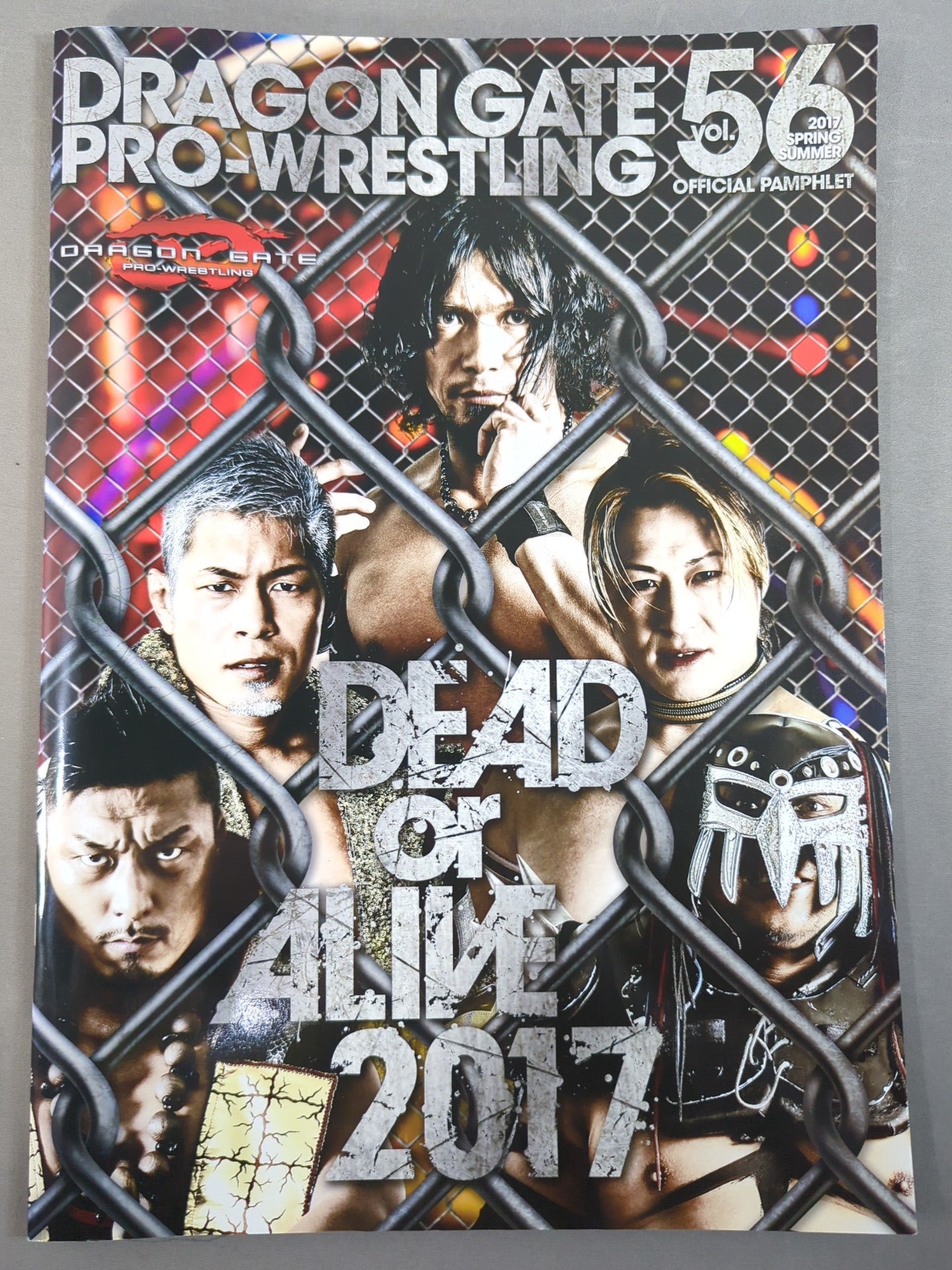 [2 fighters hand signed autograph 】2017 DRAGON GATE OFFICIAL PAMPHLET Vol.56