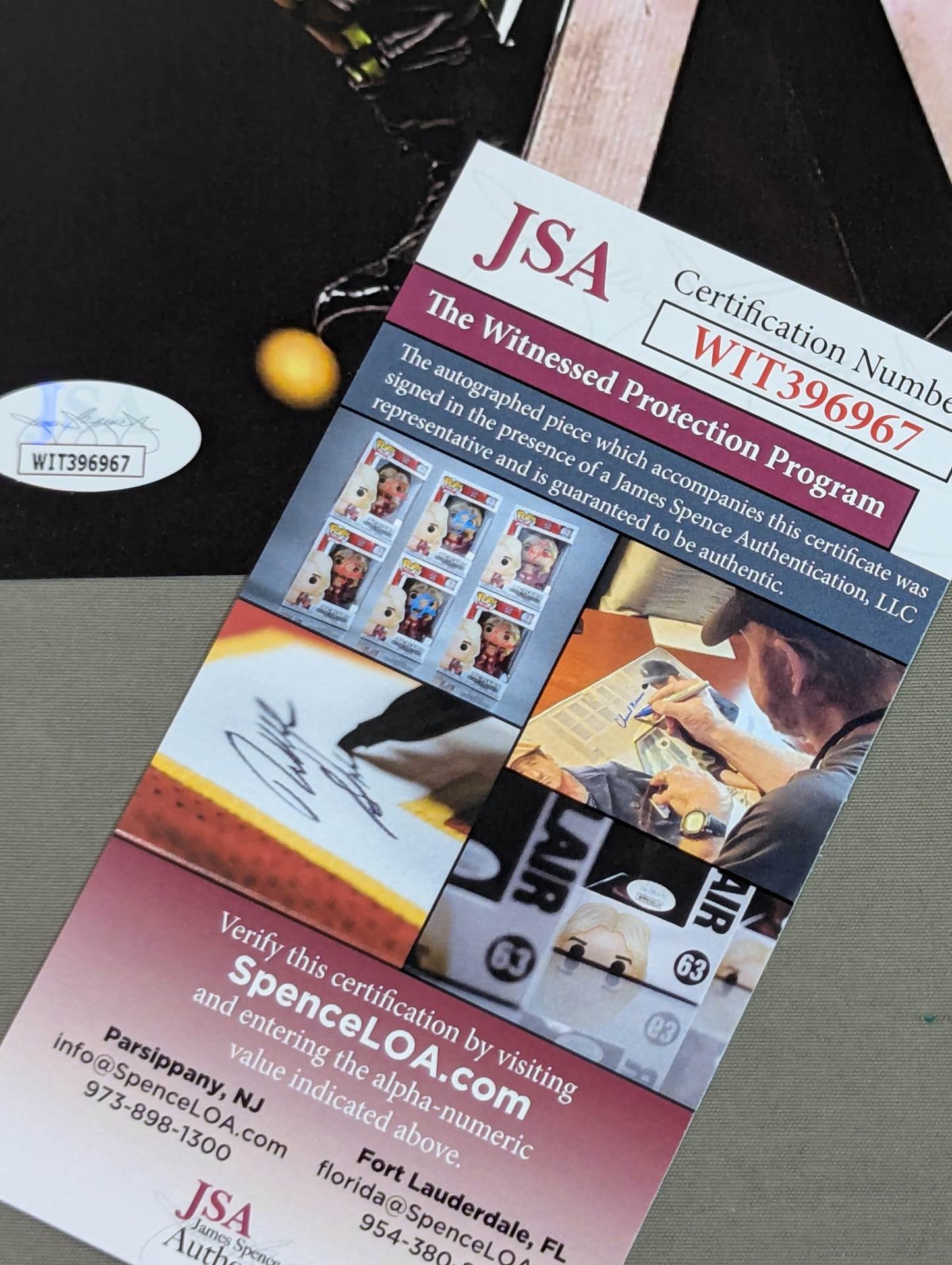 紫雷イオ 直筆サイン入りポートレート(JSA証明) – 闘道館