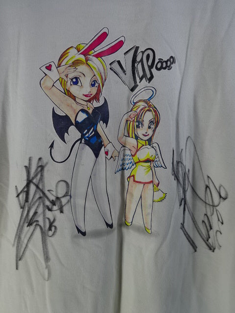 直筆Wサイン入り】VIP 大向美智子＆府川唯未 イラスト Tシャツ – 闘道館