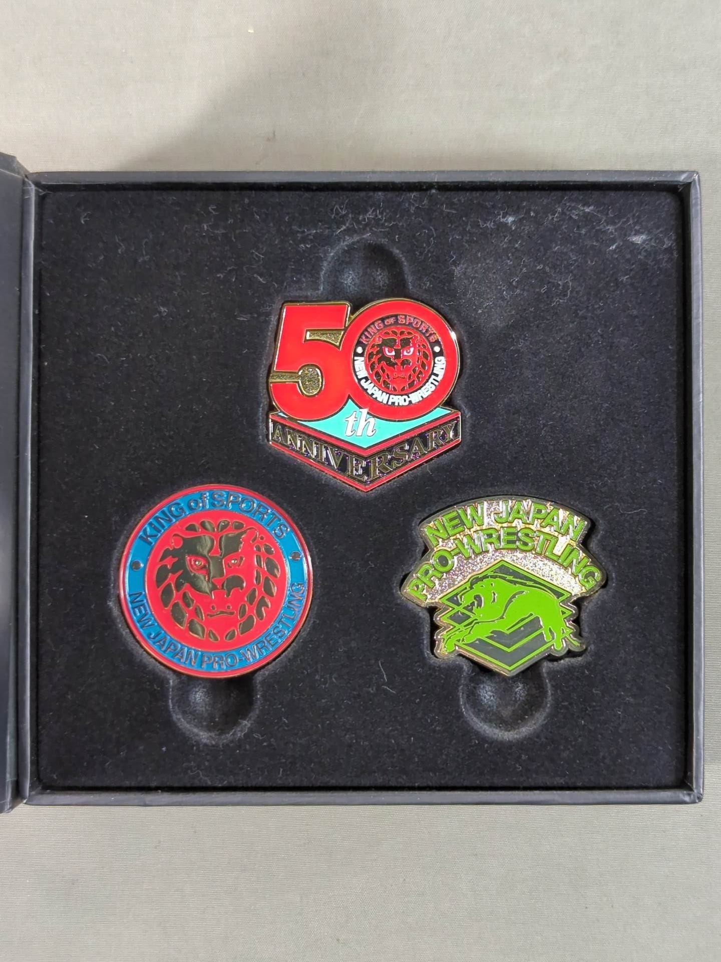 ★ ★ not sold in stores New Japan Pro Wrestling 50th ANNIVERSARY Pins Set