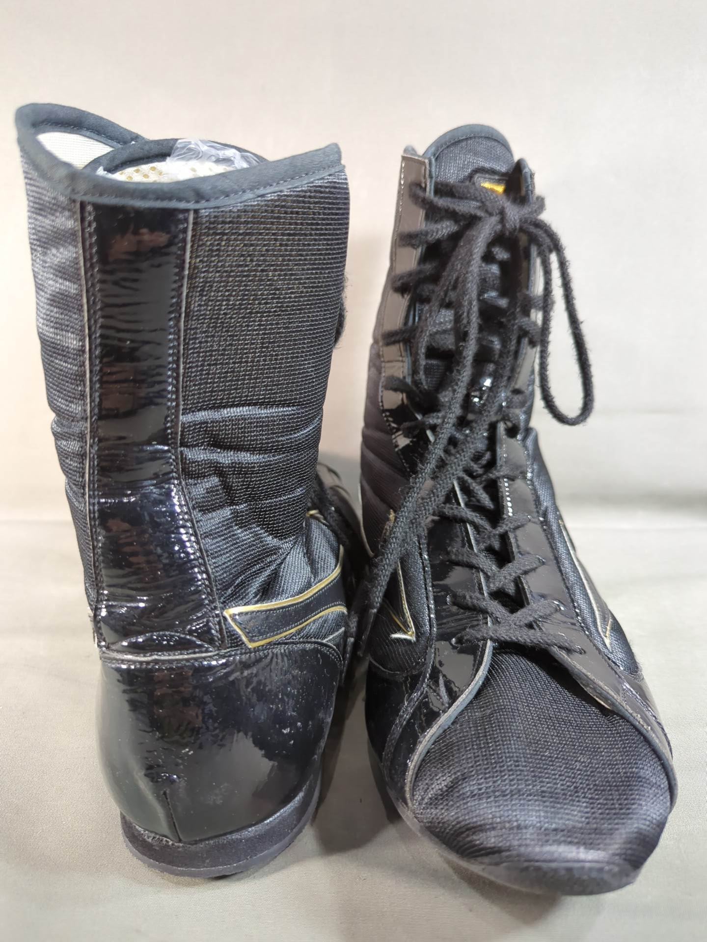 Mizuno Finisher MID Boxing Shoes