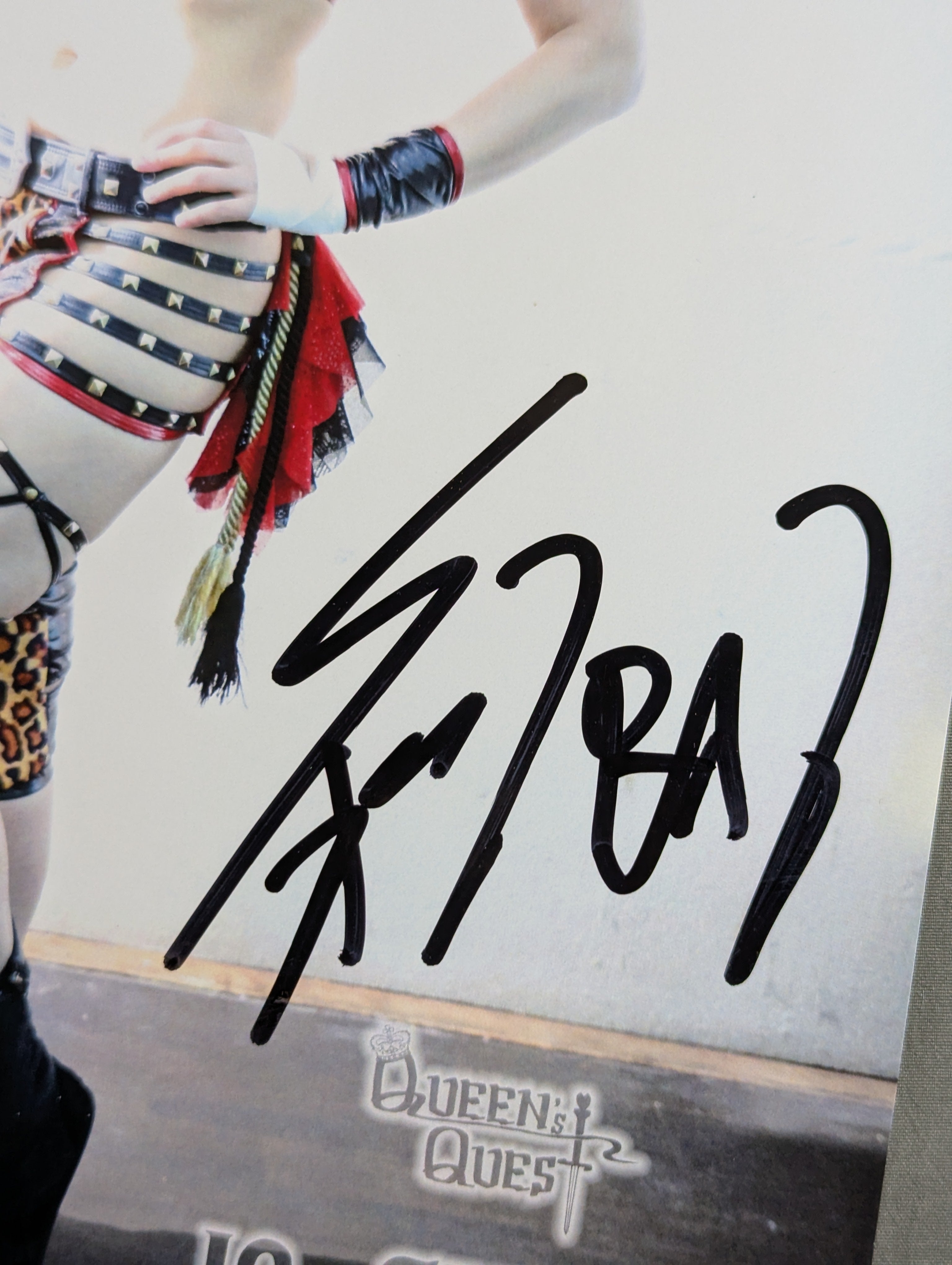 紫雷イオ 直筆サイン入り スターダムポートレート(A-1) – 闘道館