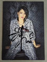 ジュリア直筆サイン入りバック スペシャル特典当選品) ジュリア 直筆サイン入り ポートレート(A-4) – 闘道館