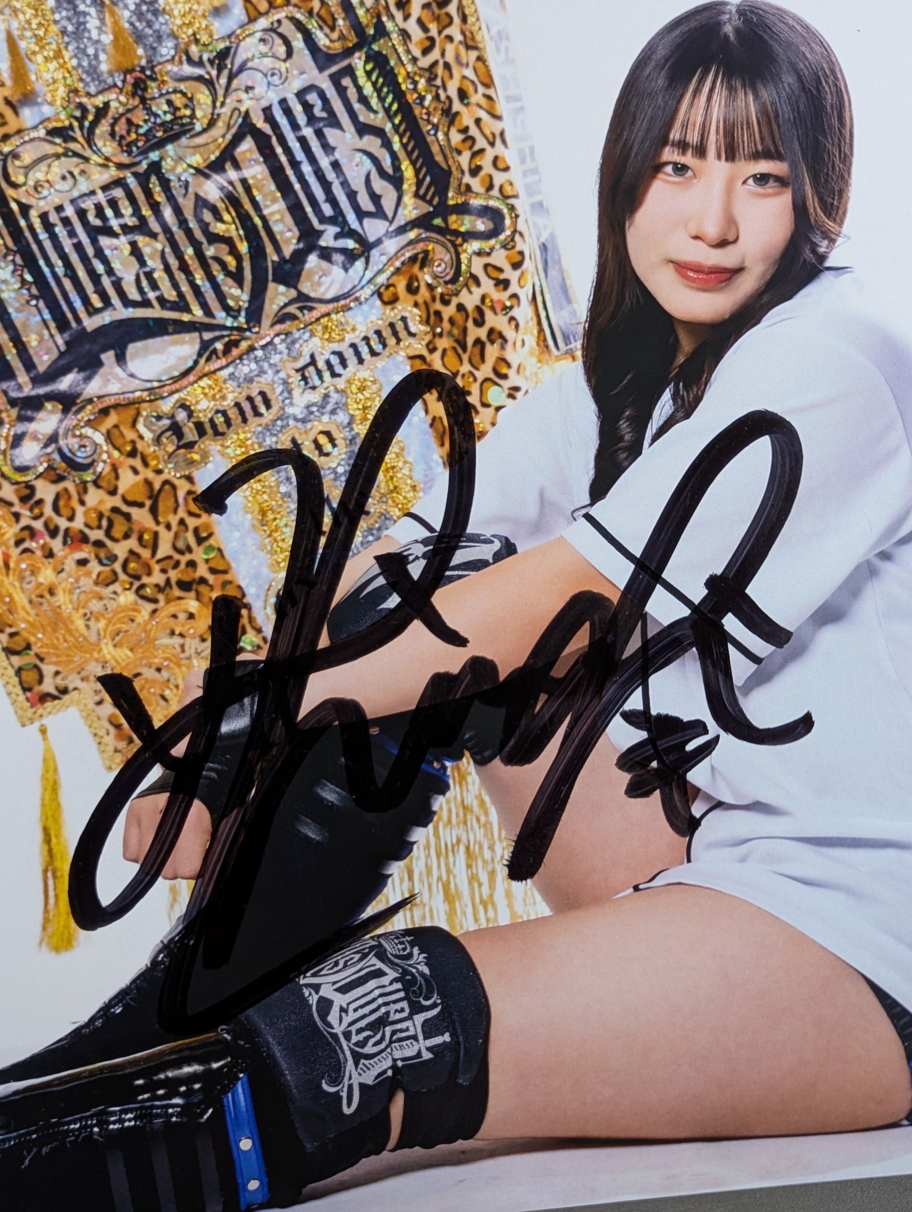 妃南 直筆サイン入り スターダムポートレート(E-1) – 闘道館