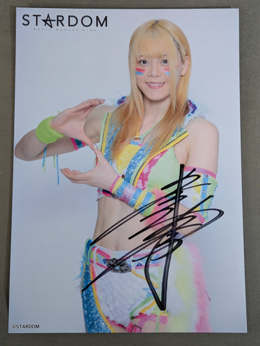 Mayu Iwatani  hand signed autograph  Starda Pro-Photo  (U-9)