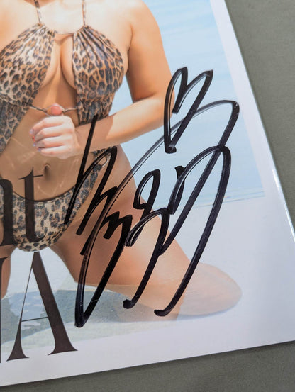 【直筆サイン入り】白川未奈 写真集 We Want MINA (Premium ver.)