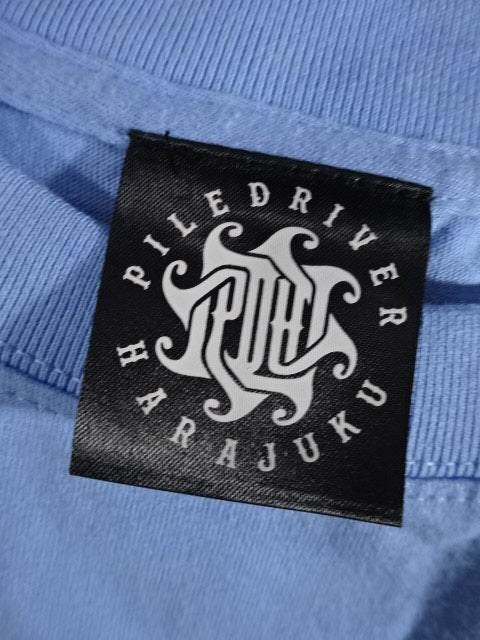 パイルドライバー原宿 ロゴ Tシャツ③(ライトブルー)