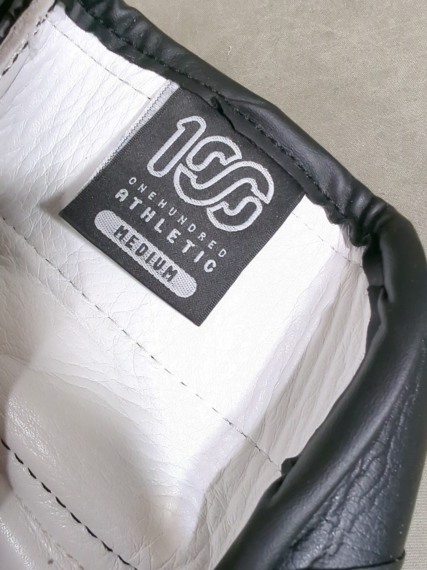 ISAMI×100Athletic 100A SHOOTO GLOVES オープンフィンガーグローブ