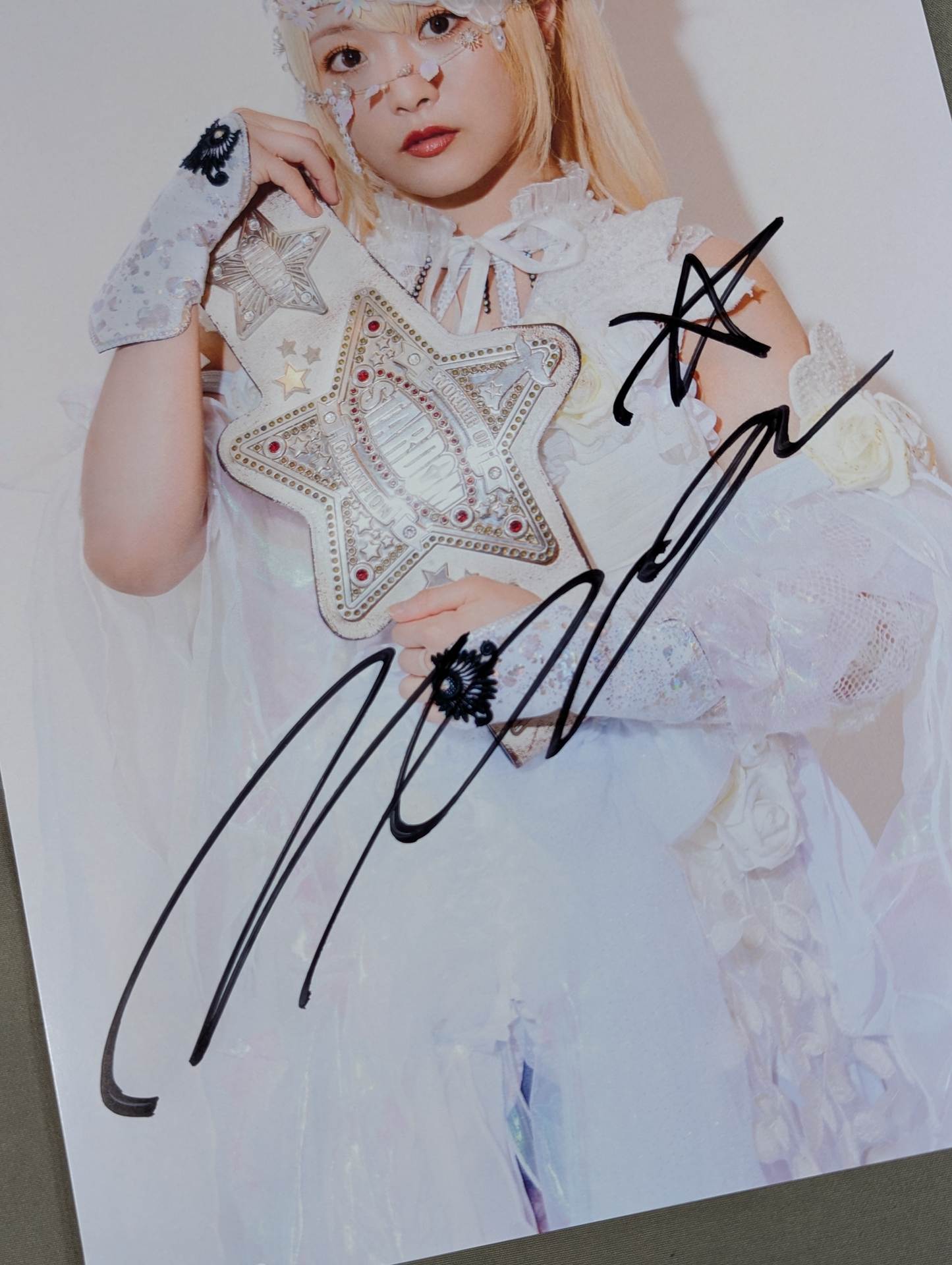 なつぽい 直筆サイン入り スターダムポートレート(Q-7) – 闘道館