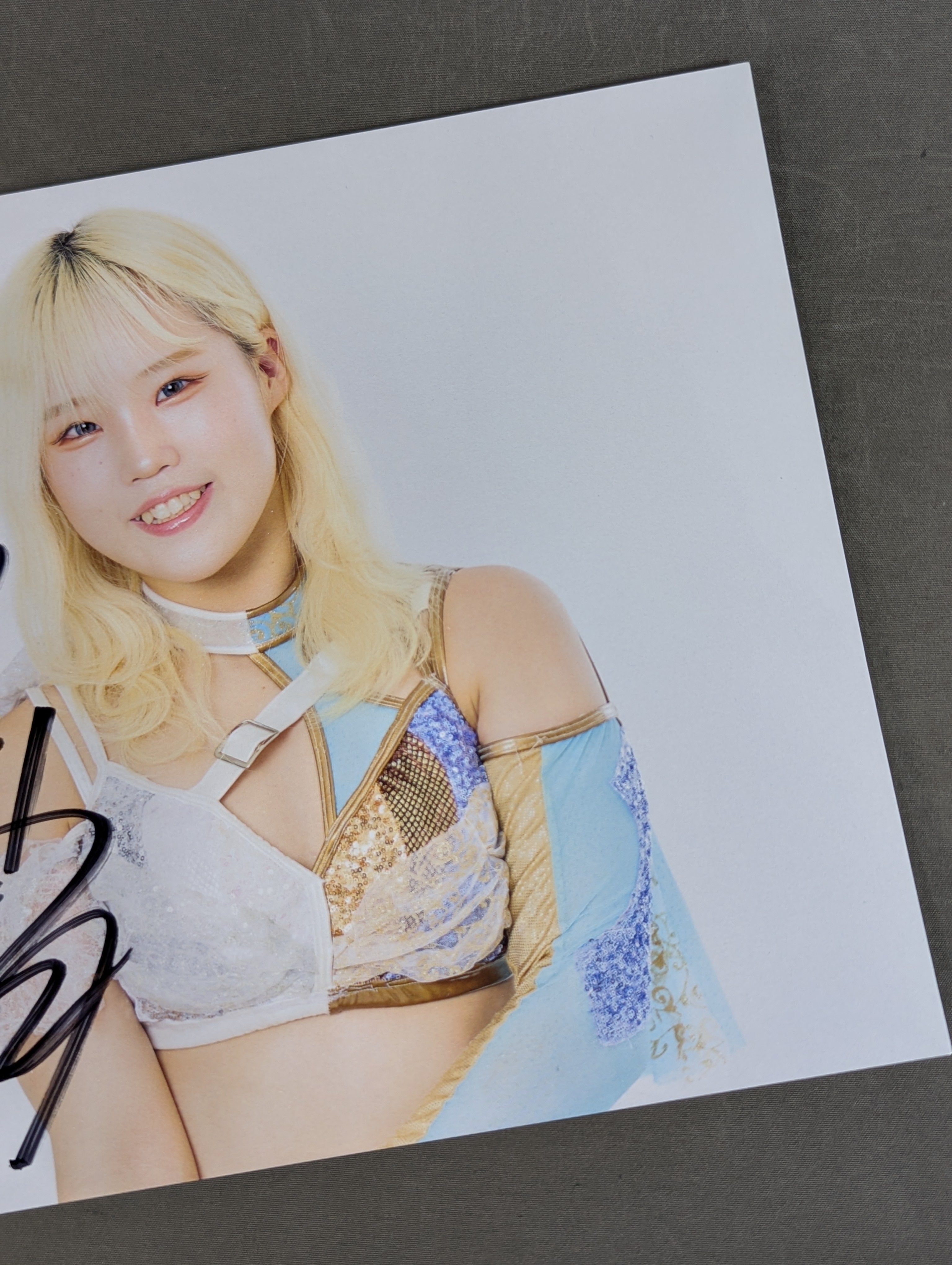 女子プロレス　マリーゴールド　直筆サイン入りカード　ビクトリア弓月　トレカ ビクトリア弓月 #1 マリーゴールド ポートレート 直筆サイン入り