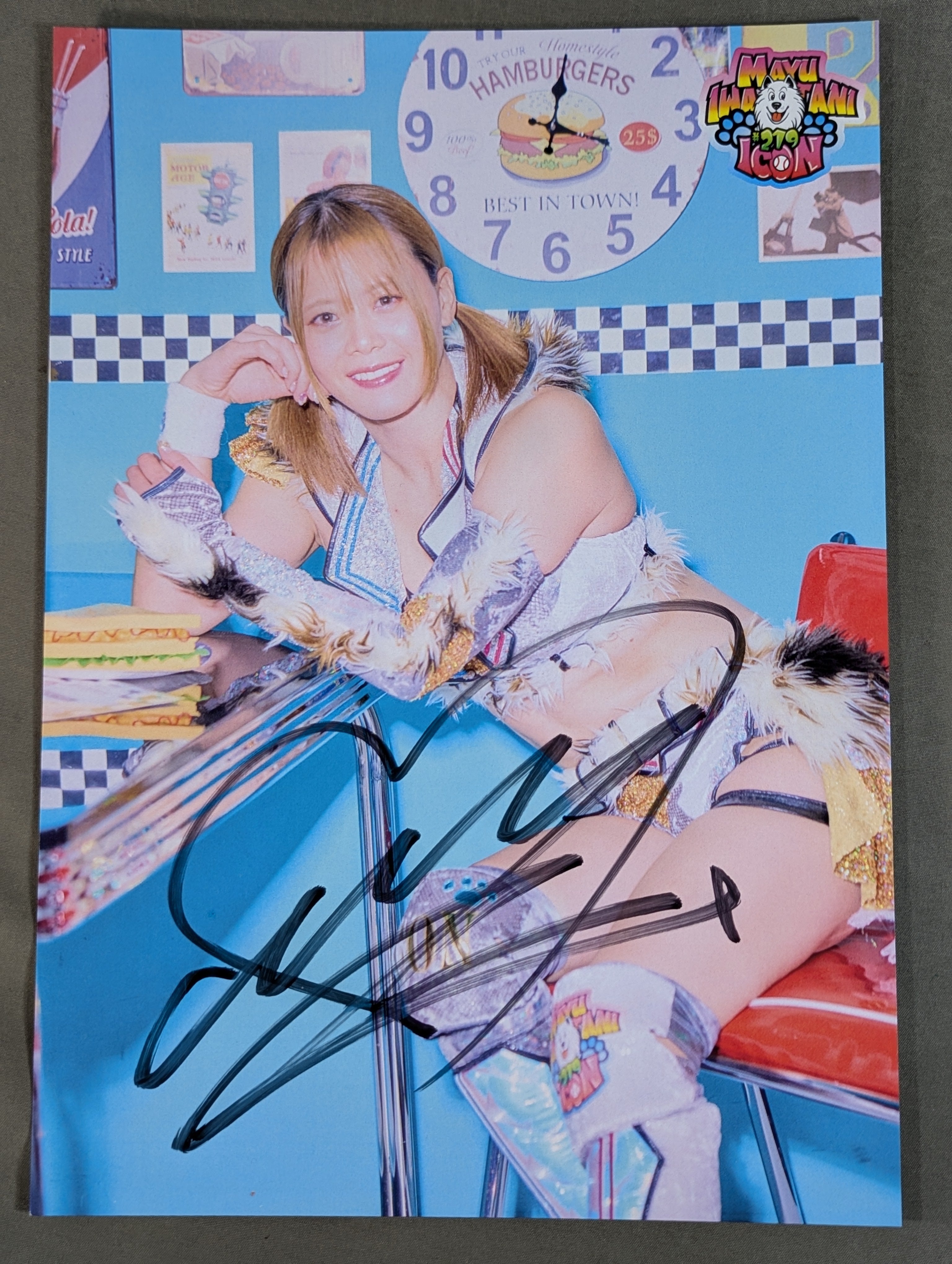 岩谷麻優 直筆サイン入りポートレート(A-4) – 闘道館