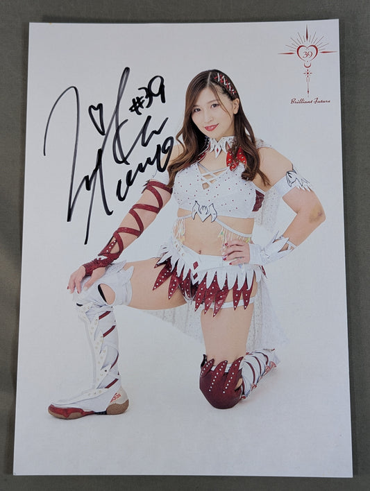 Miku Aono  hand signed autograph Pro-Photo (F-4)