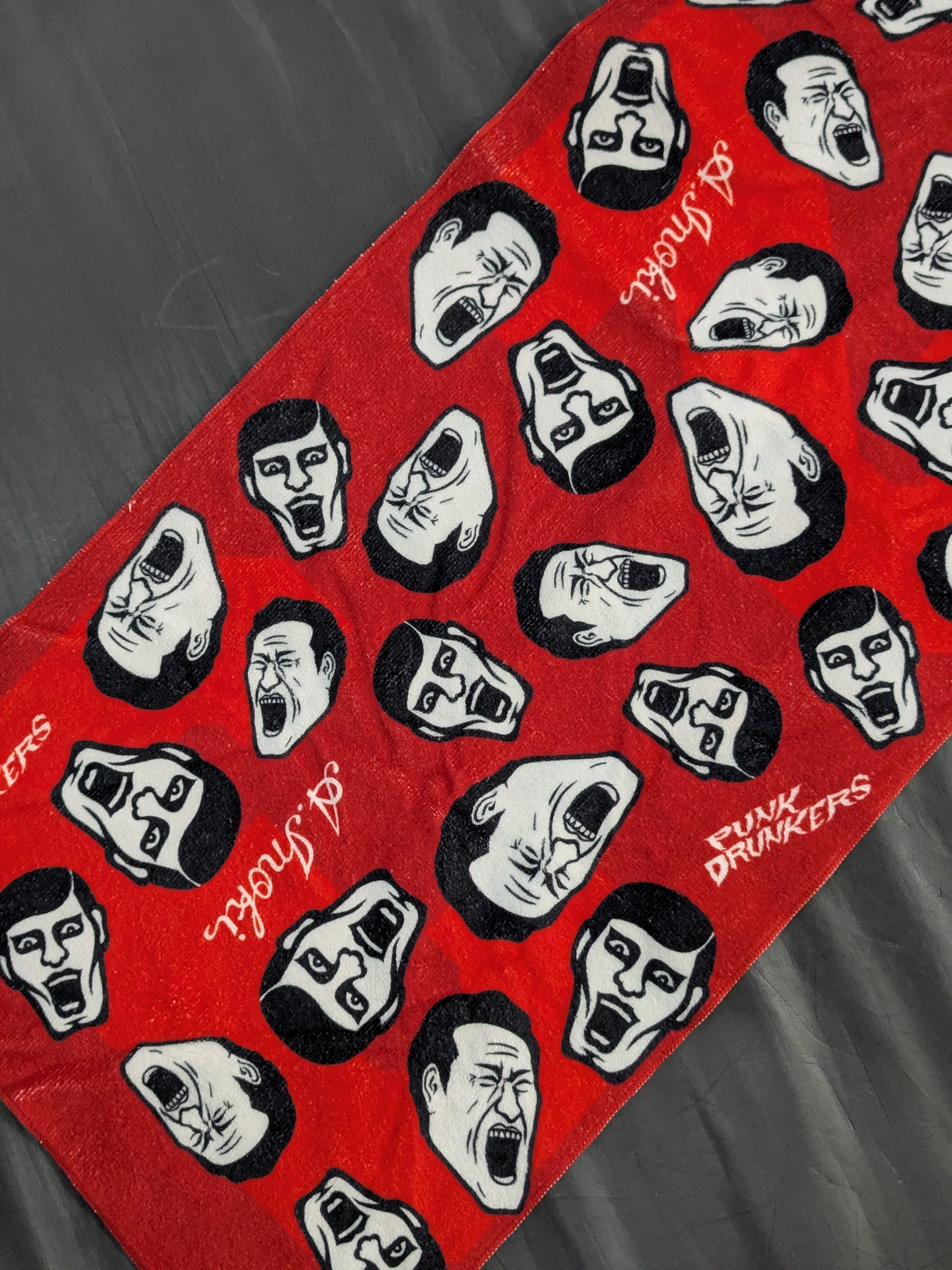 ☆PUNK DRUNKERS×アントニオ猪木☆ 猪木とあいつ 総柄タオル – 闘道館