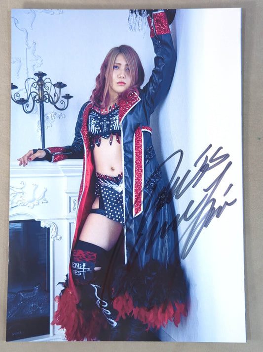 Utami Hayashishita  hand signed autograph  Starda Pro-Photo  (U-8)