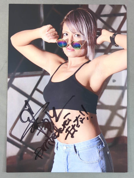 ジュリア 直筆サイン入り スターダムポートレート(E-2)