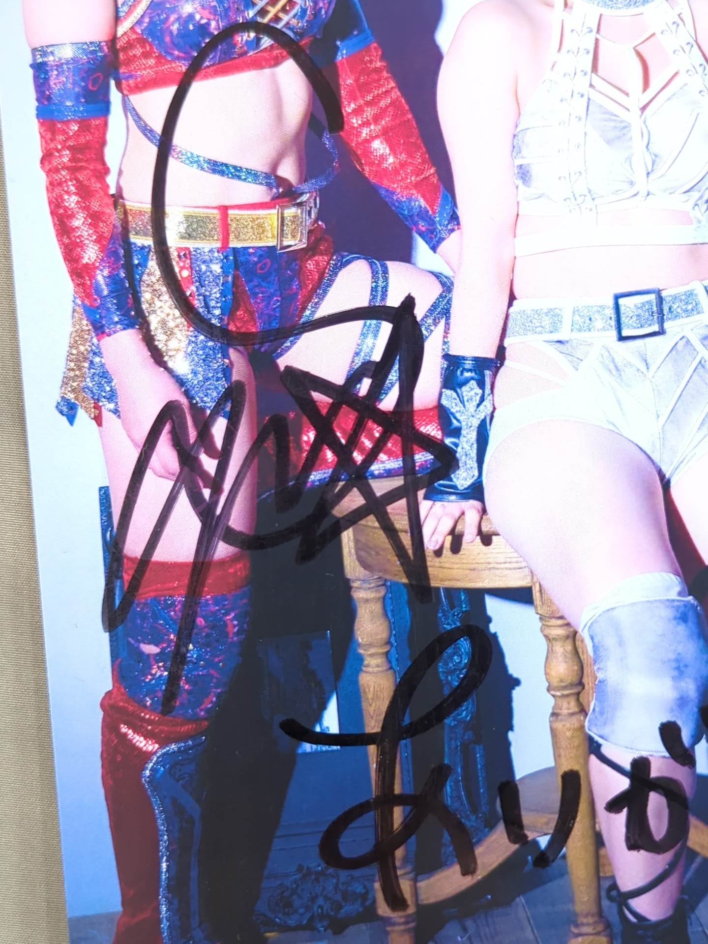 ジュリア＆なつぽい＆朱里 3選手直筆サイン入り スターダムポート