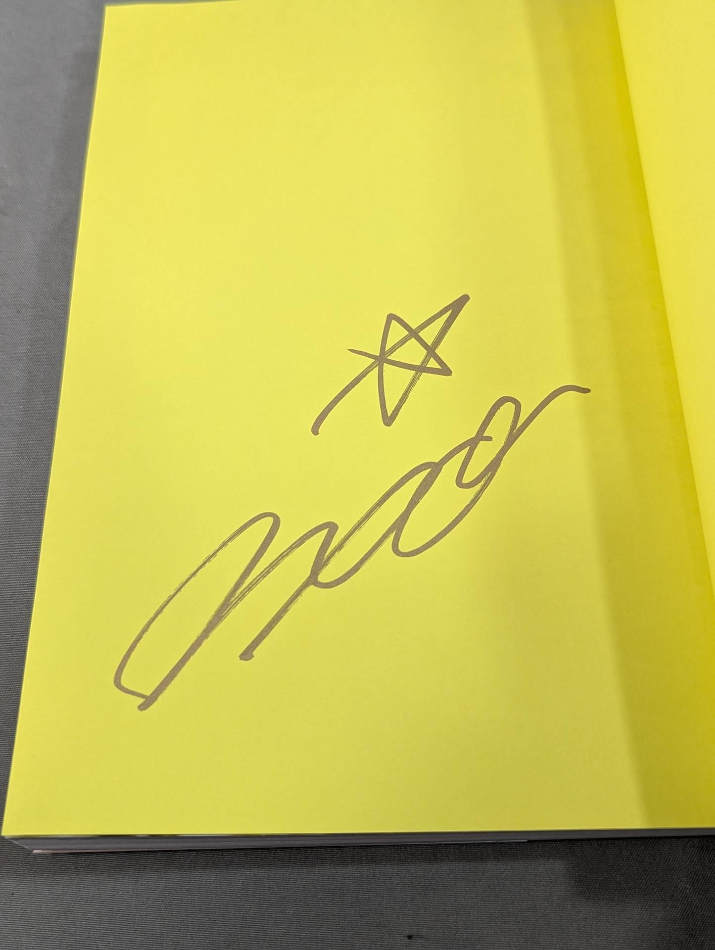 【hand signed autograph】 NATSUPOI  Photo Essay 29/30 (Nikyu Sanzero)