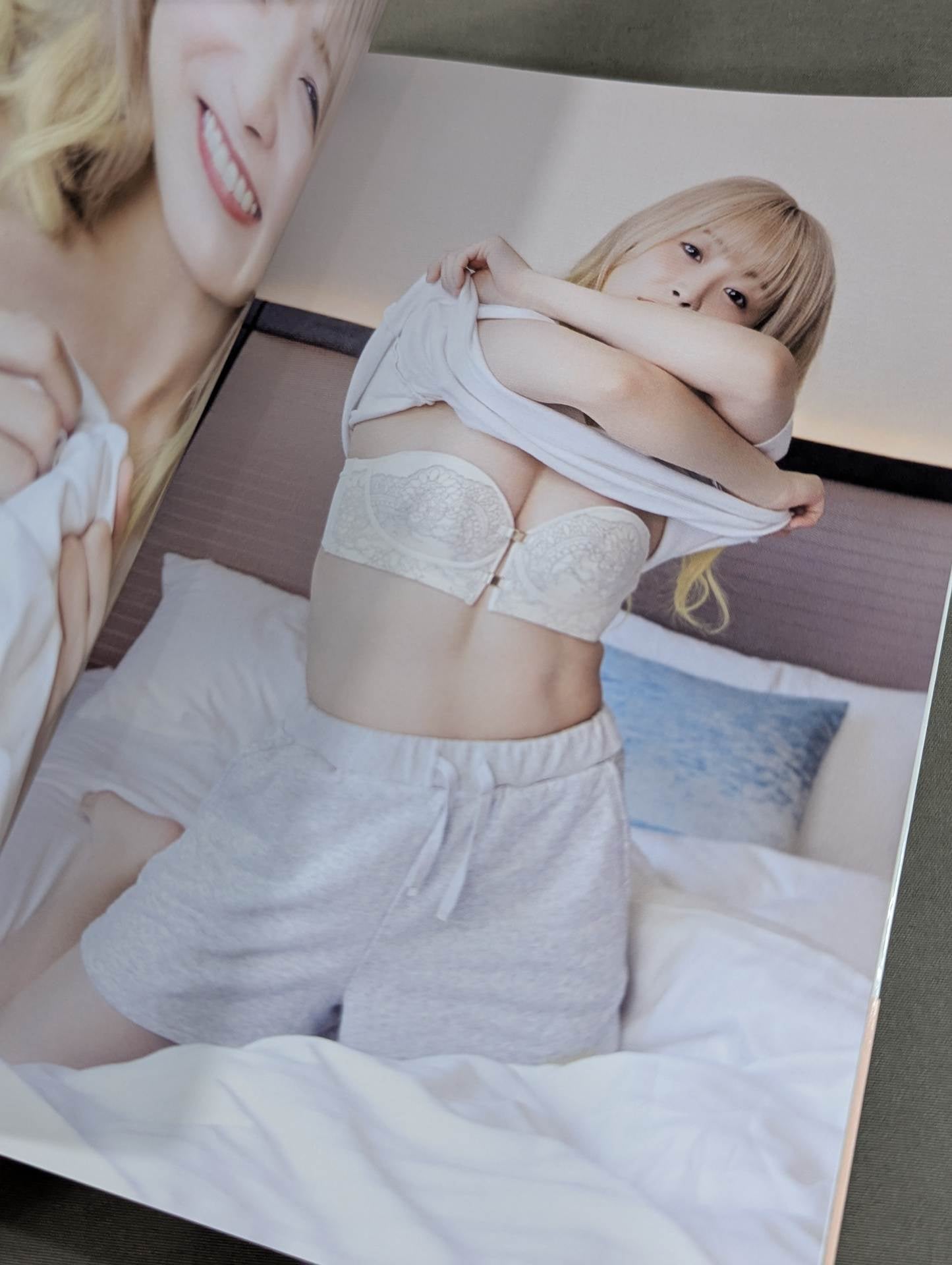 【hand signed autograph】 NATSUPOI  Photo Essay 29/30 (Nikyu Sanzero)