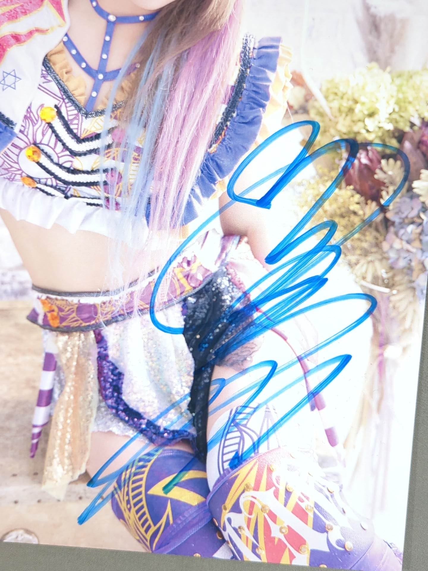 中野たむ 直筆サイン入り スターダムポートレート(E-1) – 闘道館