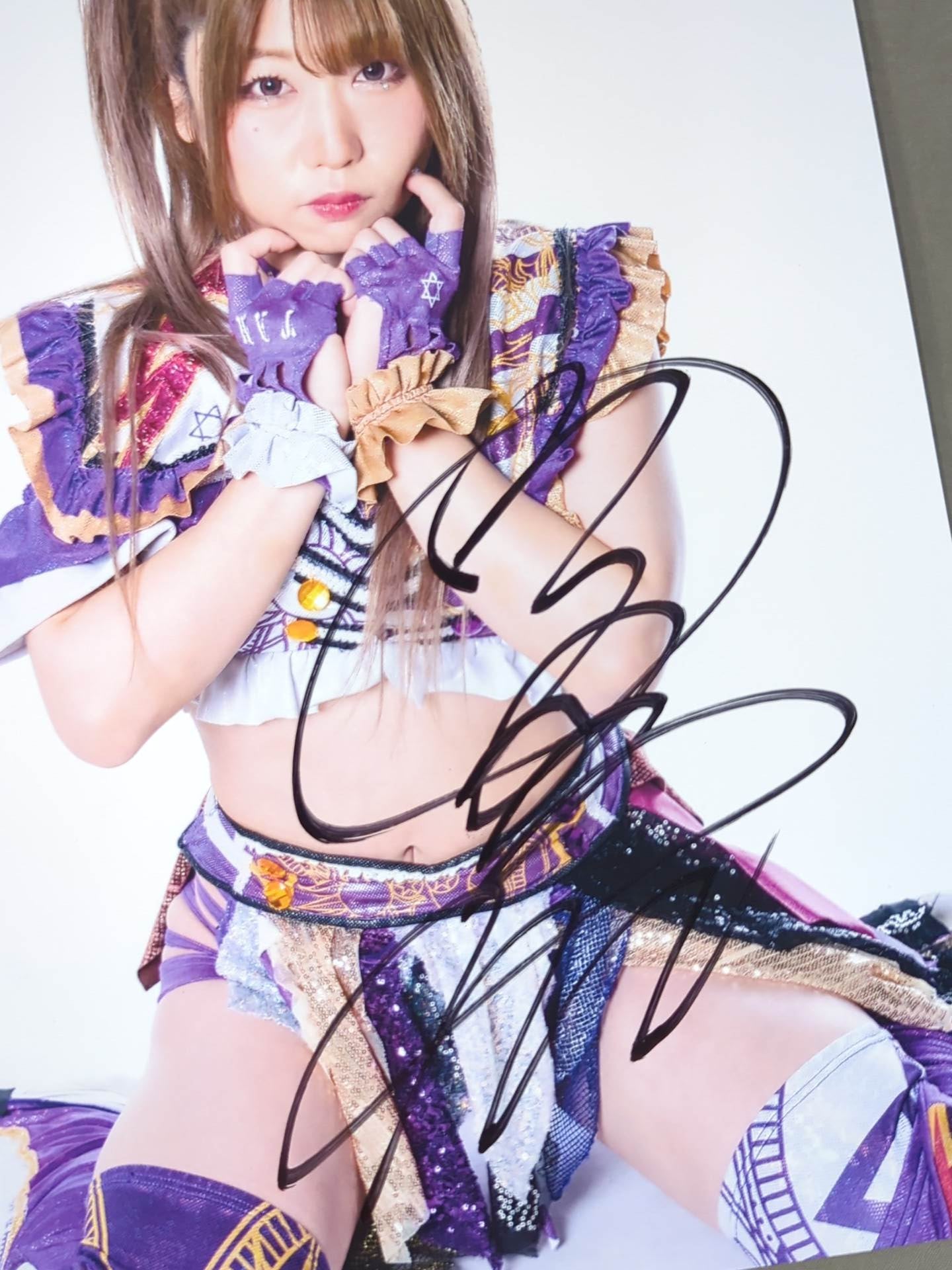 中野たむ 直筆サイン入り スターダムポートレート(E-2) – 闘道館