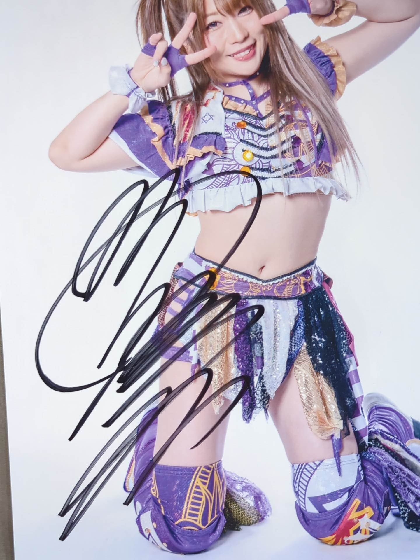 中野たむ 直筆サイン入り スターダムポートレート(E-4) – 闘道館