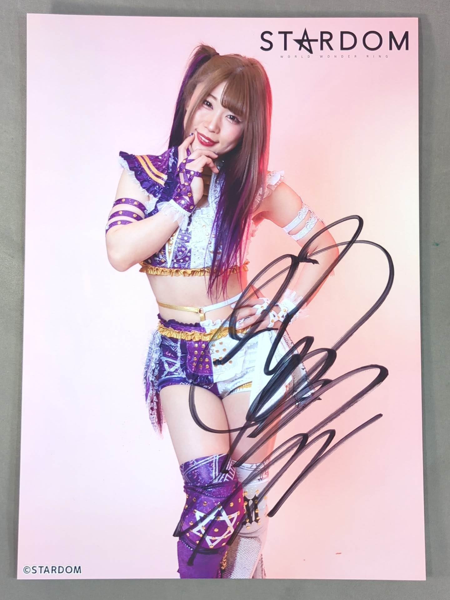 中野たむ 直筆サイン入り スターダムポートレート(F-3) – 闘道館