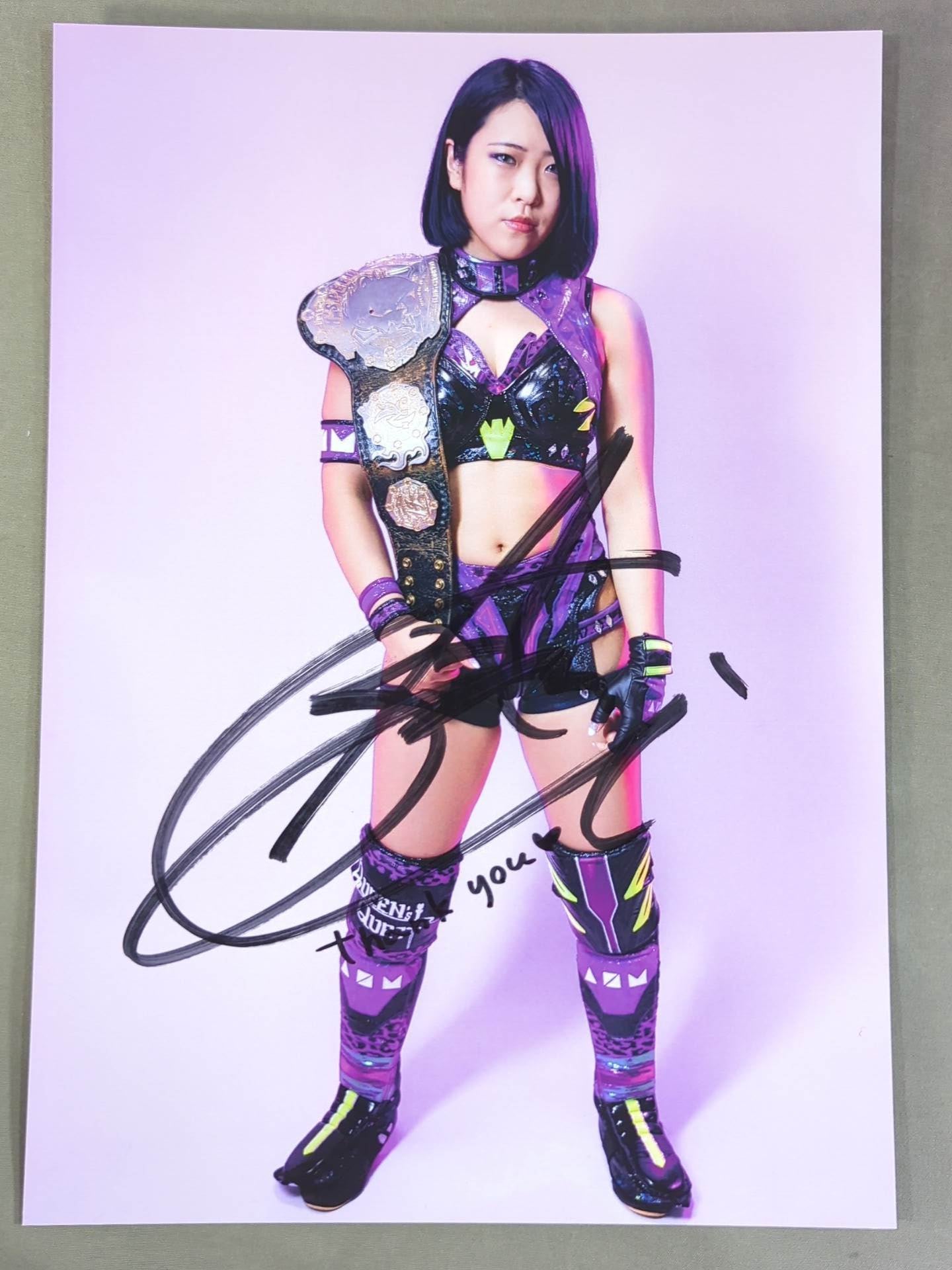 AZM 直筆サイン入り スターダムポートレート(R-7) – 闘道館