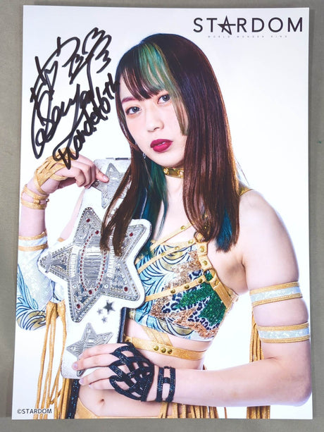 上谷沙弥 直筆サイン入り スターダムポートレート(V-9)