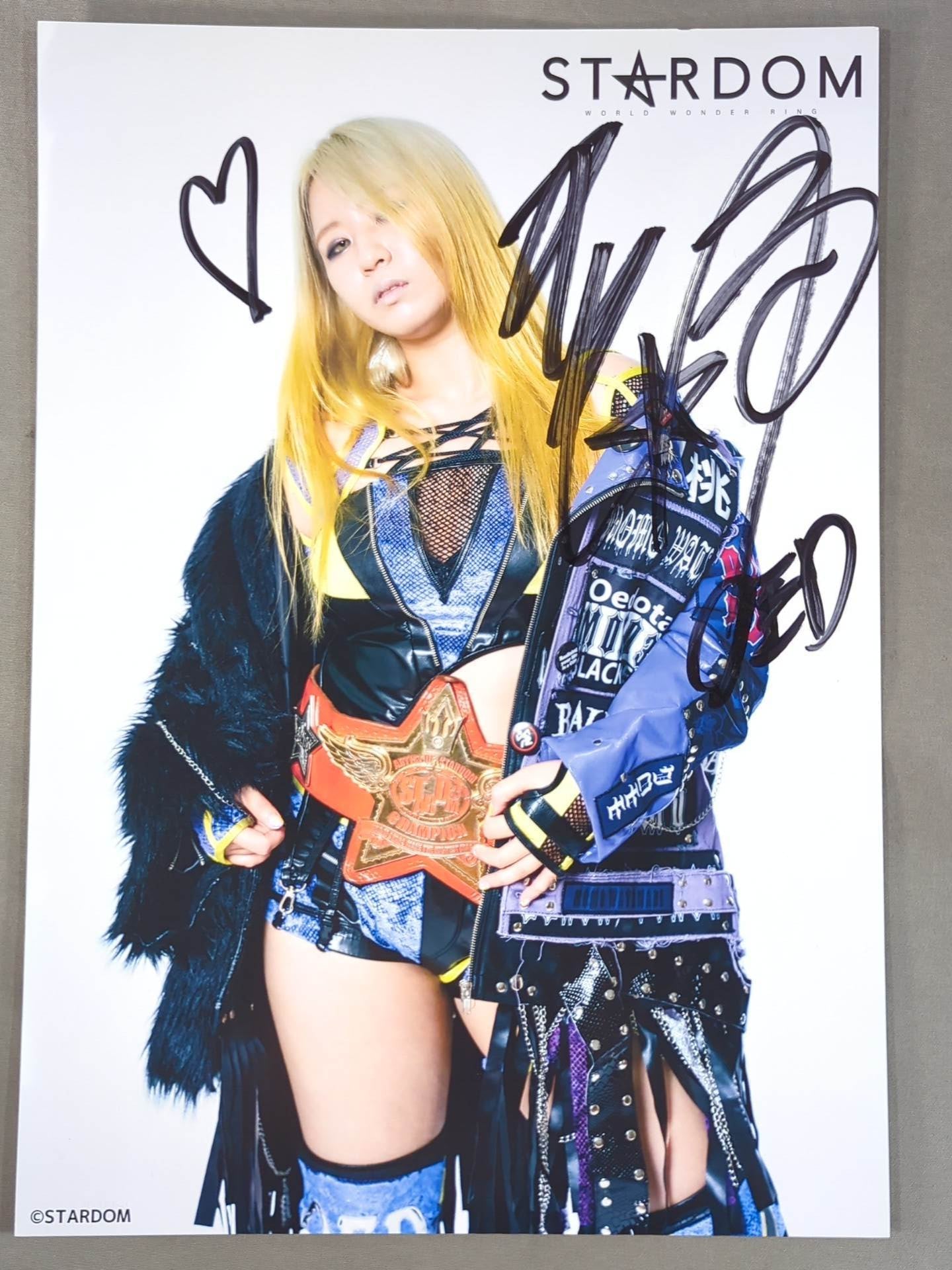 Momo Watanabe  hand signed autograph  Starda Pro-Photo  (L-4)