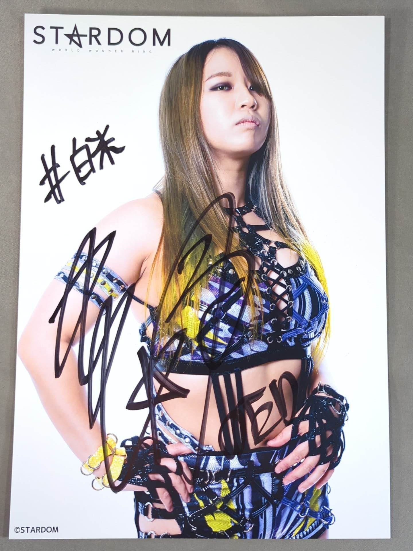 Momo Watanabe  hand signed autograph  Starda Pro-Photo  (L-7)