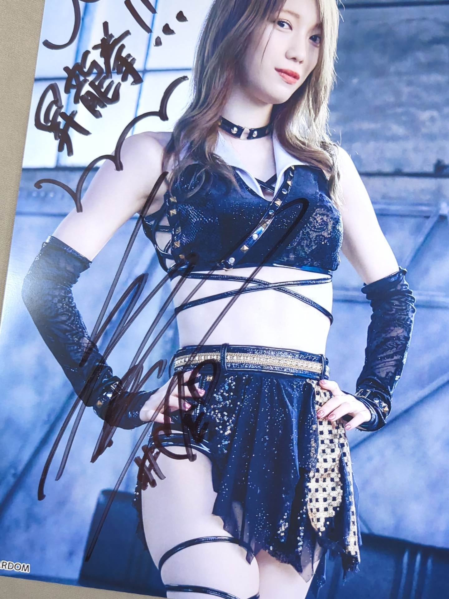 鹿島沙希 スターダム 直筆サイン入りポートレート 女子プロレス 直筆