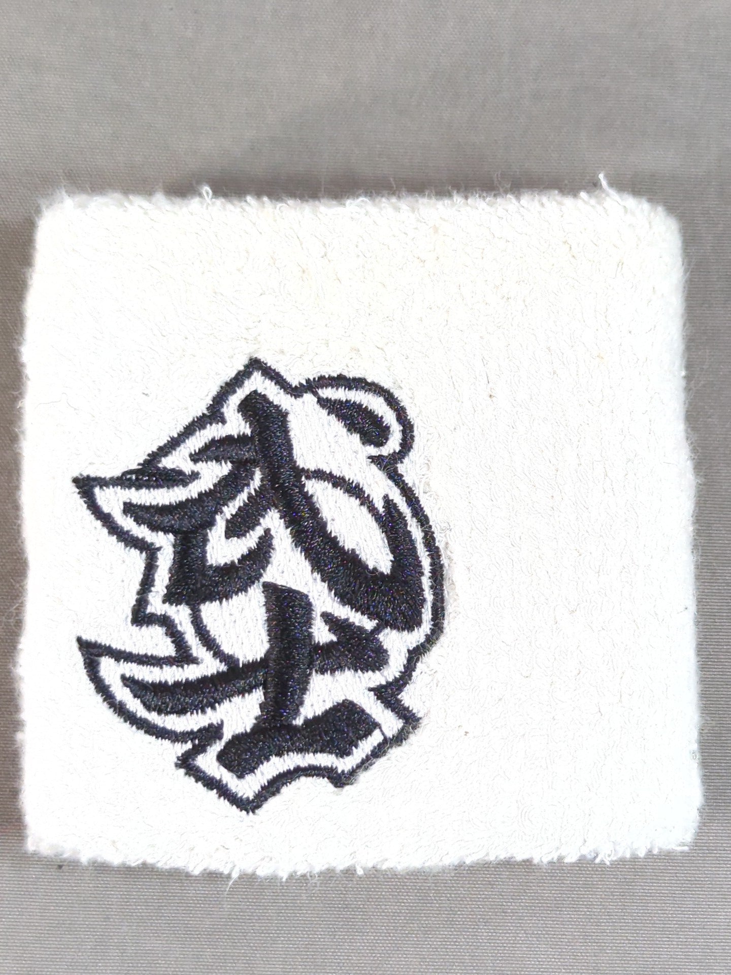 BUSHI  Wristband (White)