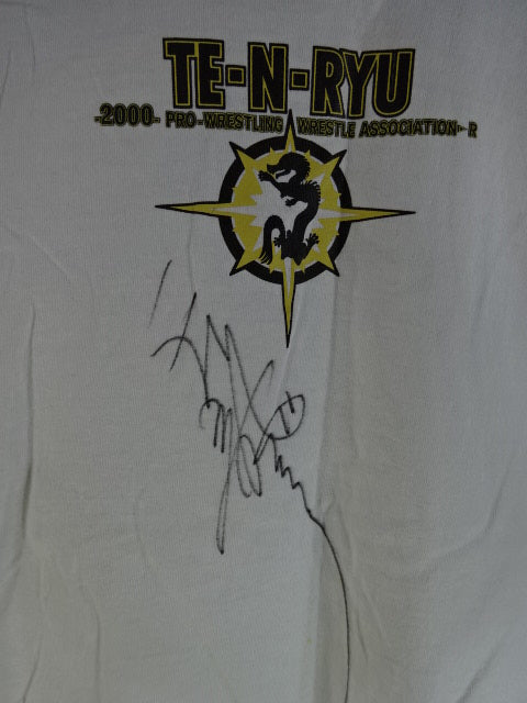 【hand signed autograph】 Tenryu Genichiro  "TE-N-RYU 2000 WAR" T-Shirt (2) (White)