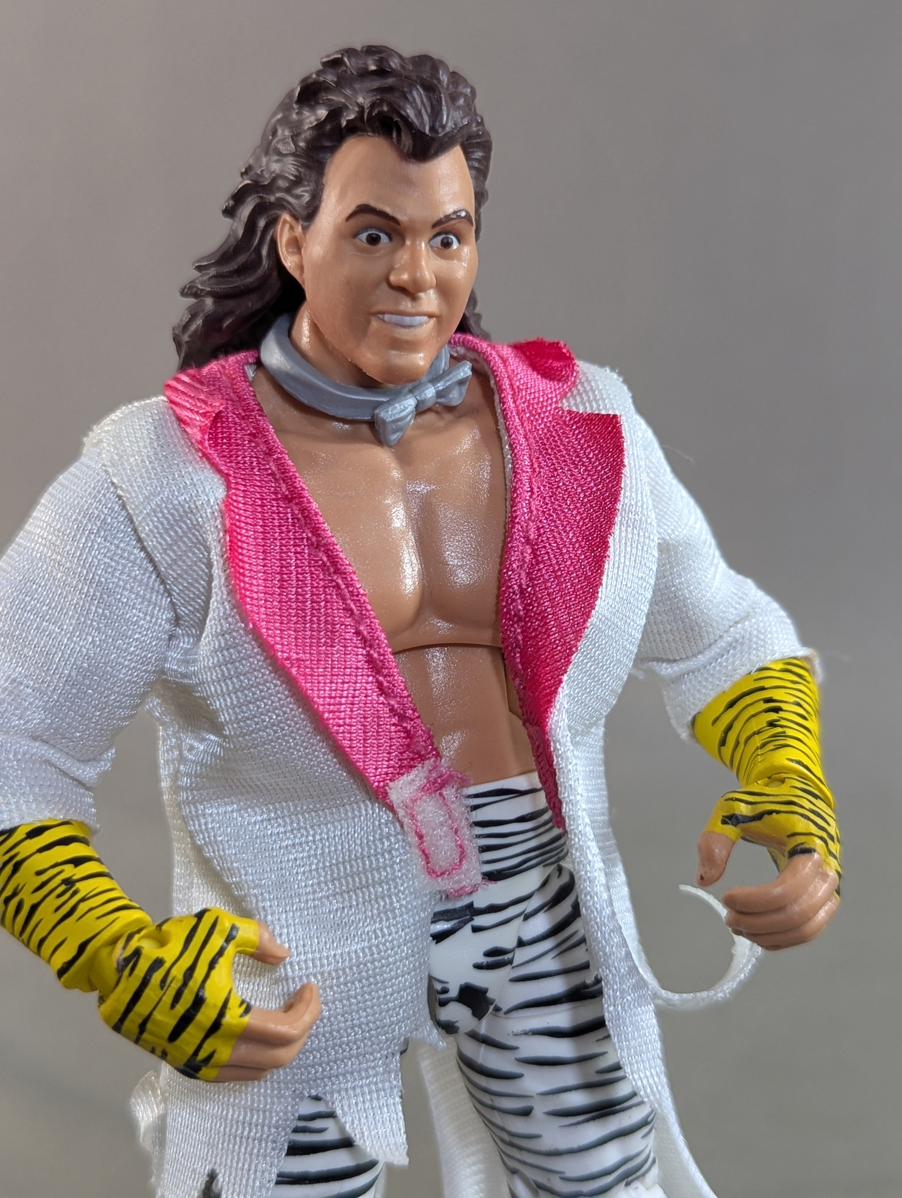 ブルータス・ビーフケーキ(白ガウン) – 闘道館