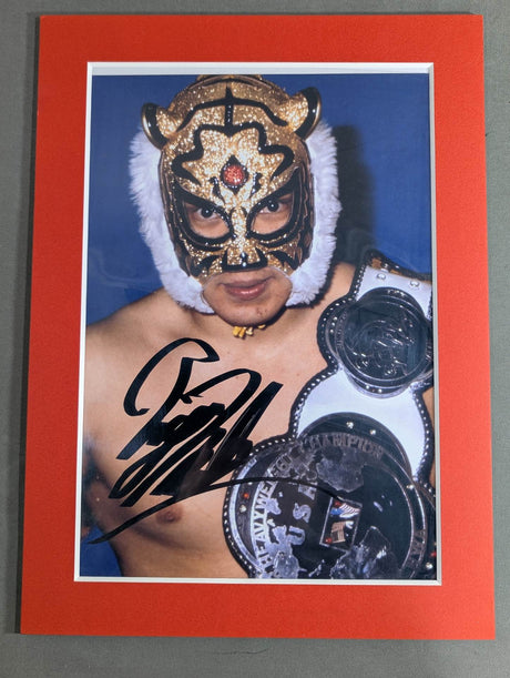 初代タイガーマスク 直筆サイン入り 写真パネル(NWA世界ジュニア)