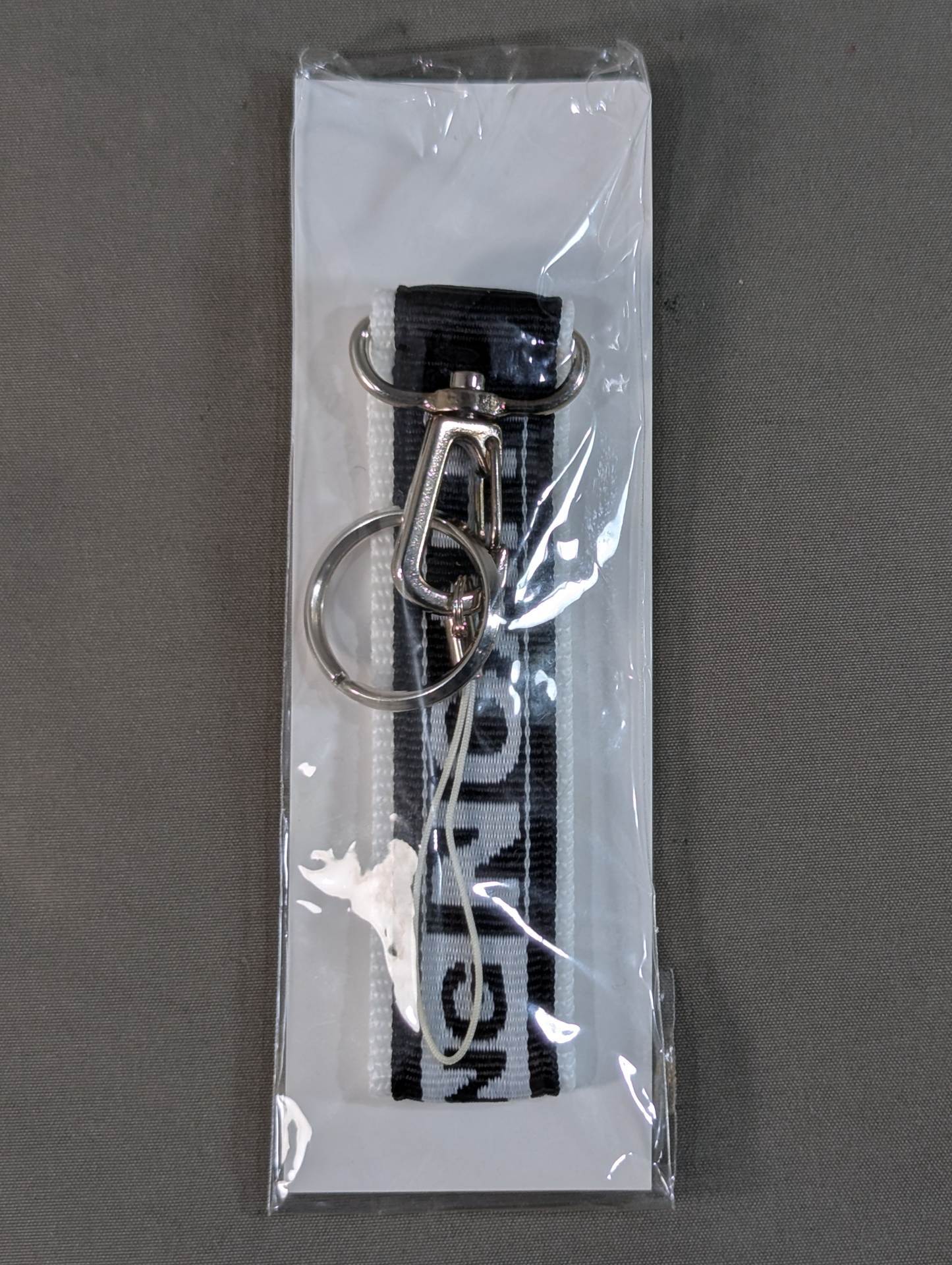 プロレスリングNOAH ロゴキーホルダー(ブラック)