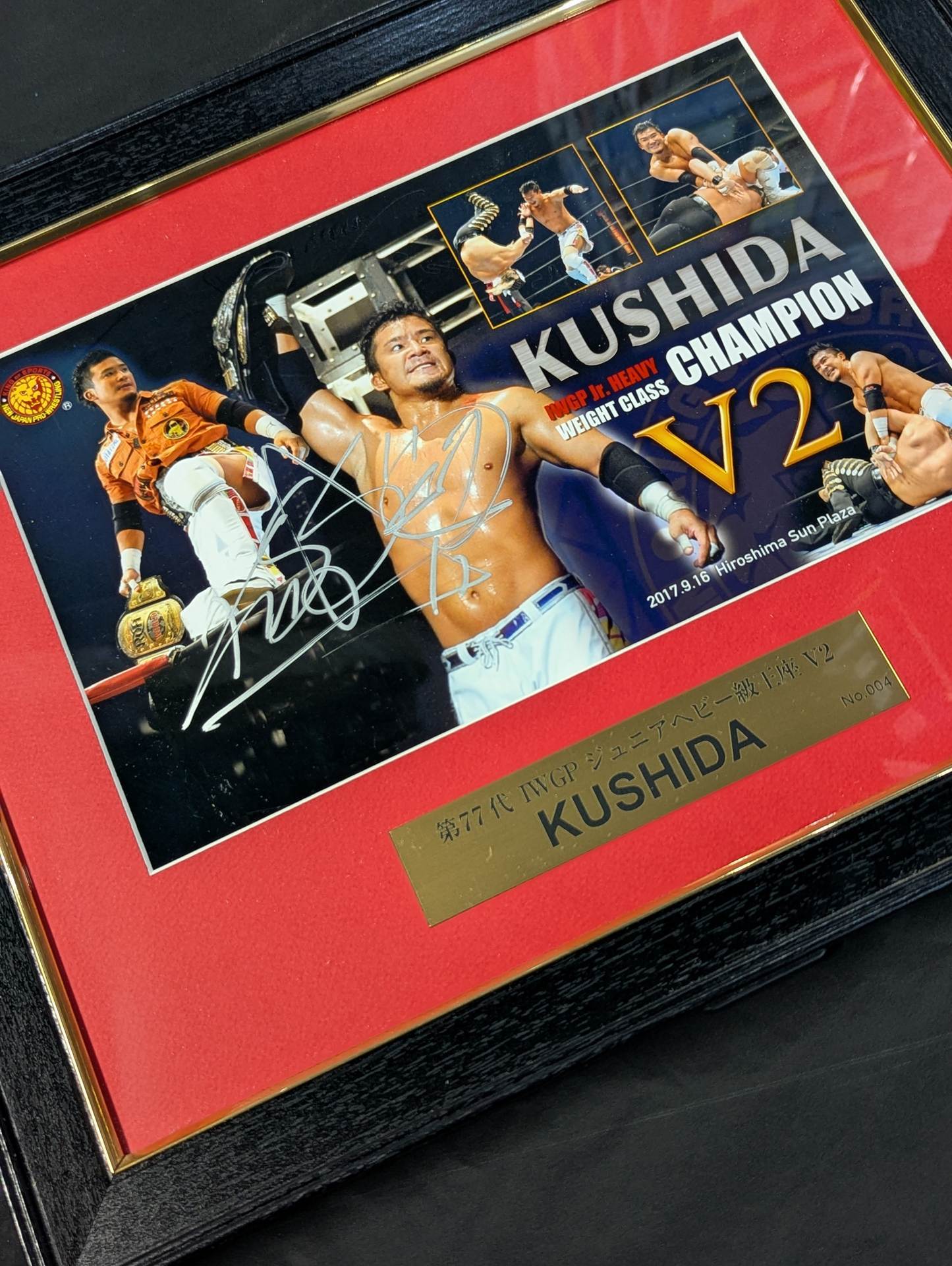 KUSHIDA 77th IWGP Junior Heavyweight Championship V2 Commemorative Hand signed autograph  photo frame