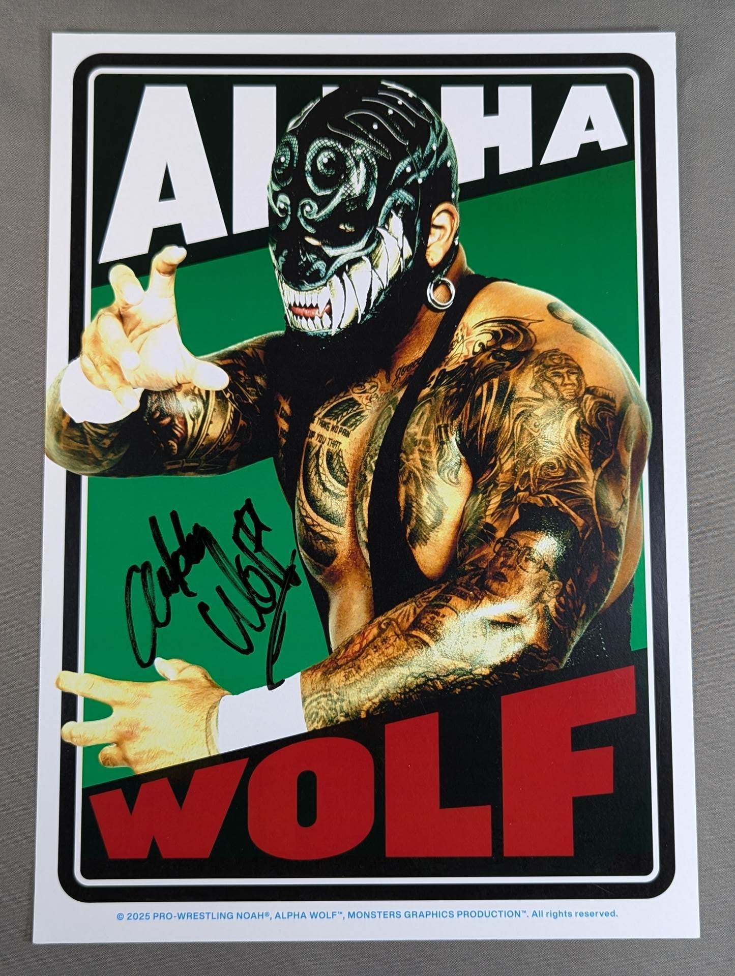 アルファ・ウルフ 直筆サイン入り ポートレート(A-1)