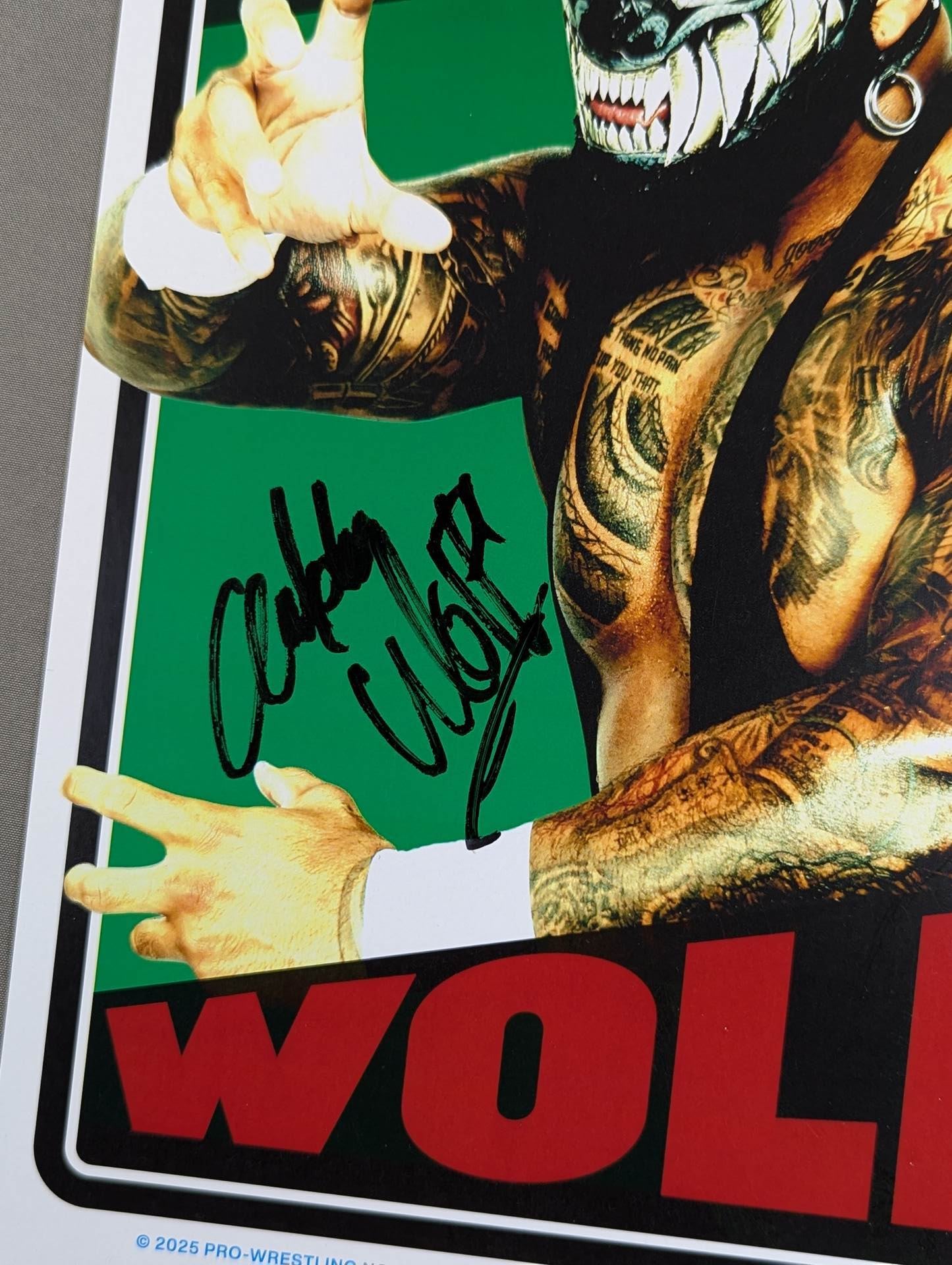 アルファ・ウルフ 直筆サイン入り ポートレート(A-1)