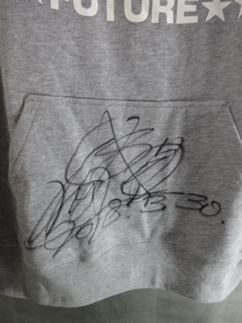 【hand signed autograph】 KUSHIDA "THE TIME SPLITER" pullover hoodie  (gray)