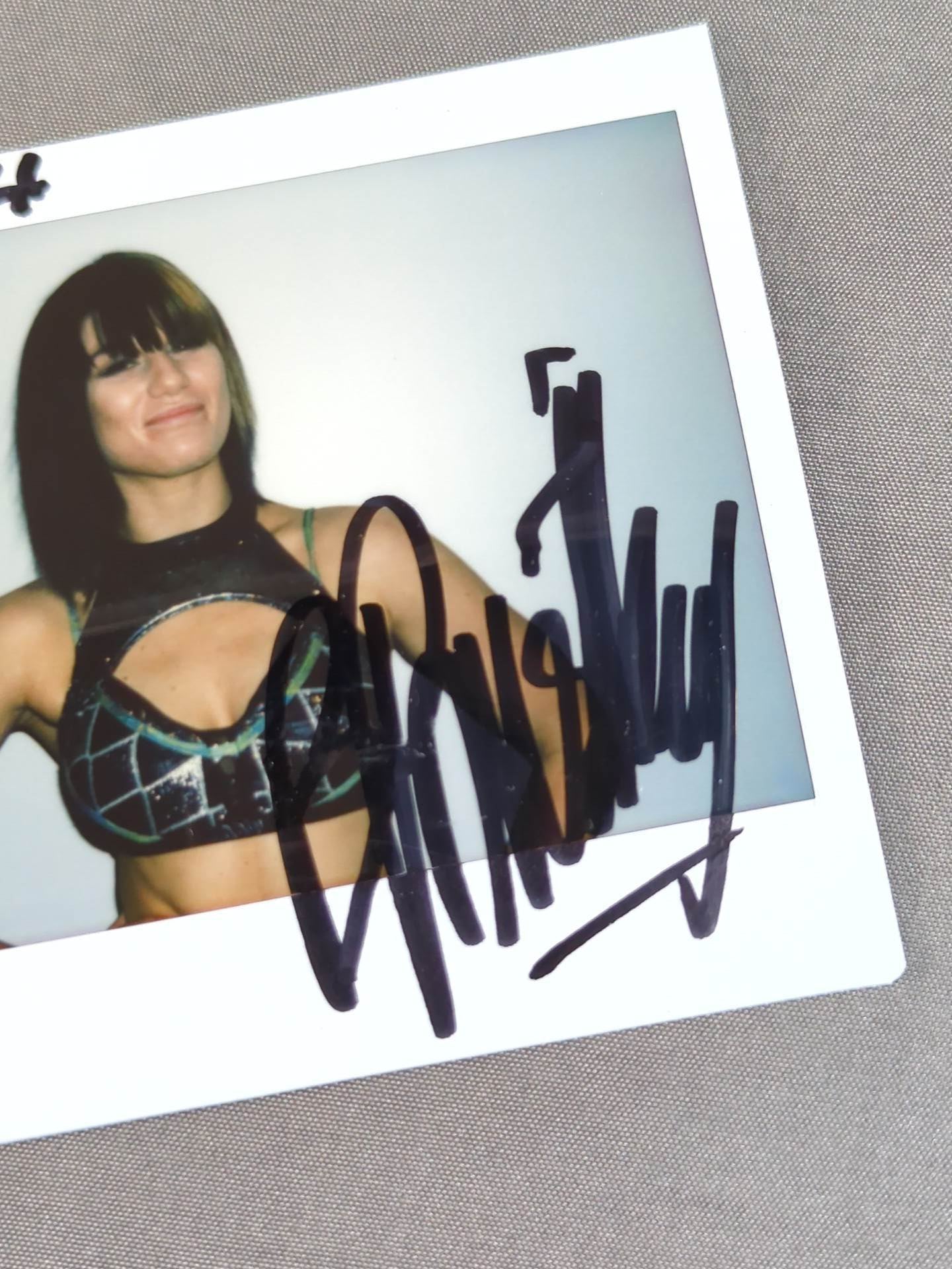 Bea Priestley  hand signed autograph  Cheki (A-1)