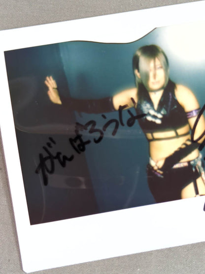 小波 直筆サイン入りチェキ(C-4)