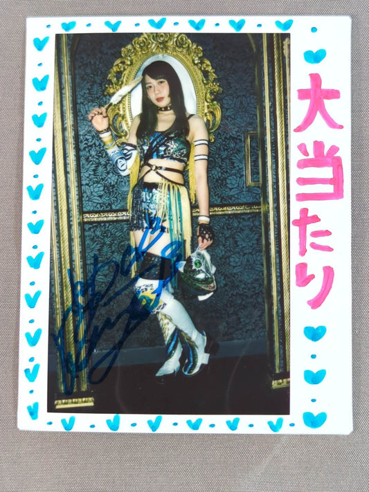 Saya Kamitani  hand signed autograph  Cheki (D-9)