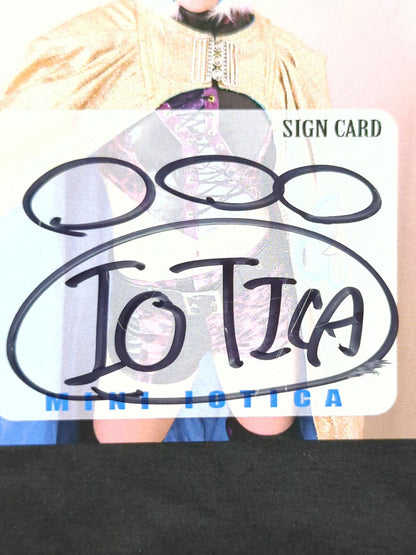 2019 STARDOM COLLECTION CARD AZM (Mini Iotica) Official autographed card