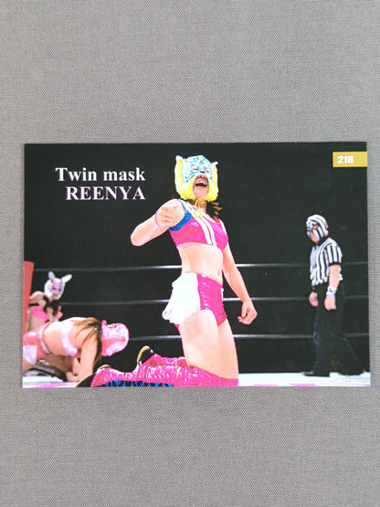 2019 STARDOM COLLECTION CARD りーニャ(吏南) 公式サインカード