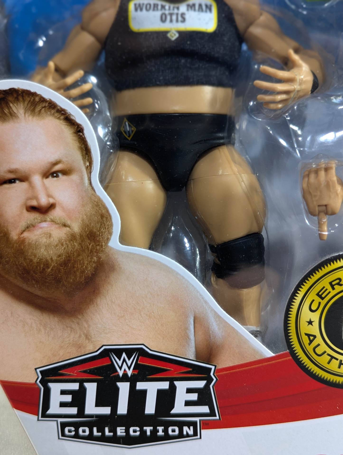 オーティス(黒タンクトップ)